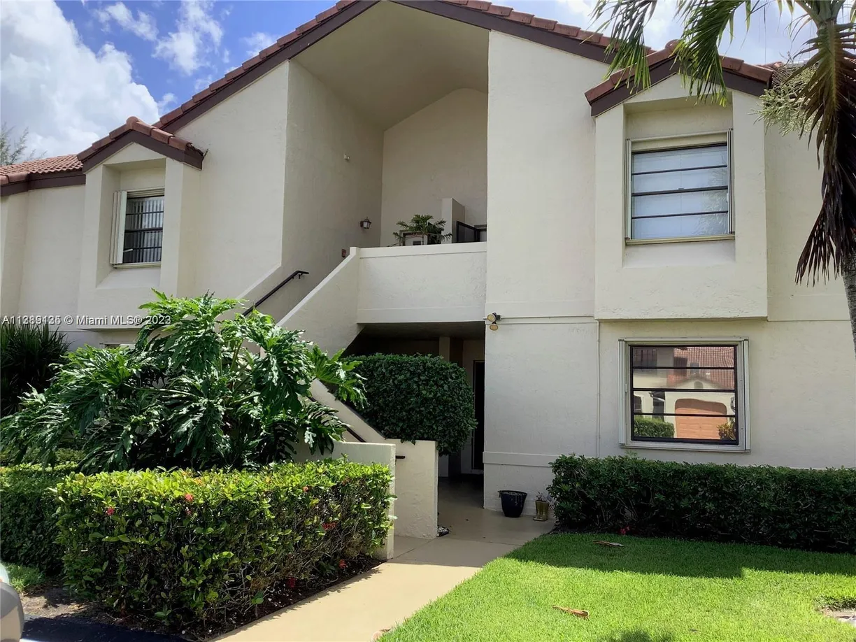 South Florida Real Estate | View 6027 Parkwalk Dr | 2 Beds, 2 Baths