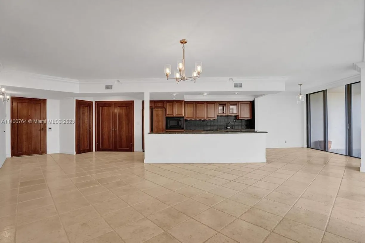South Florida Real Estate | View 19667 Turnberry Way, 26B | Listing