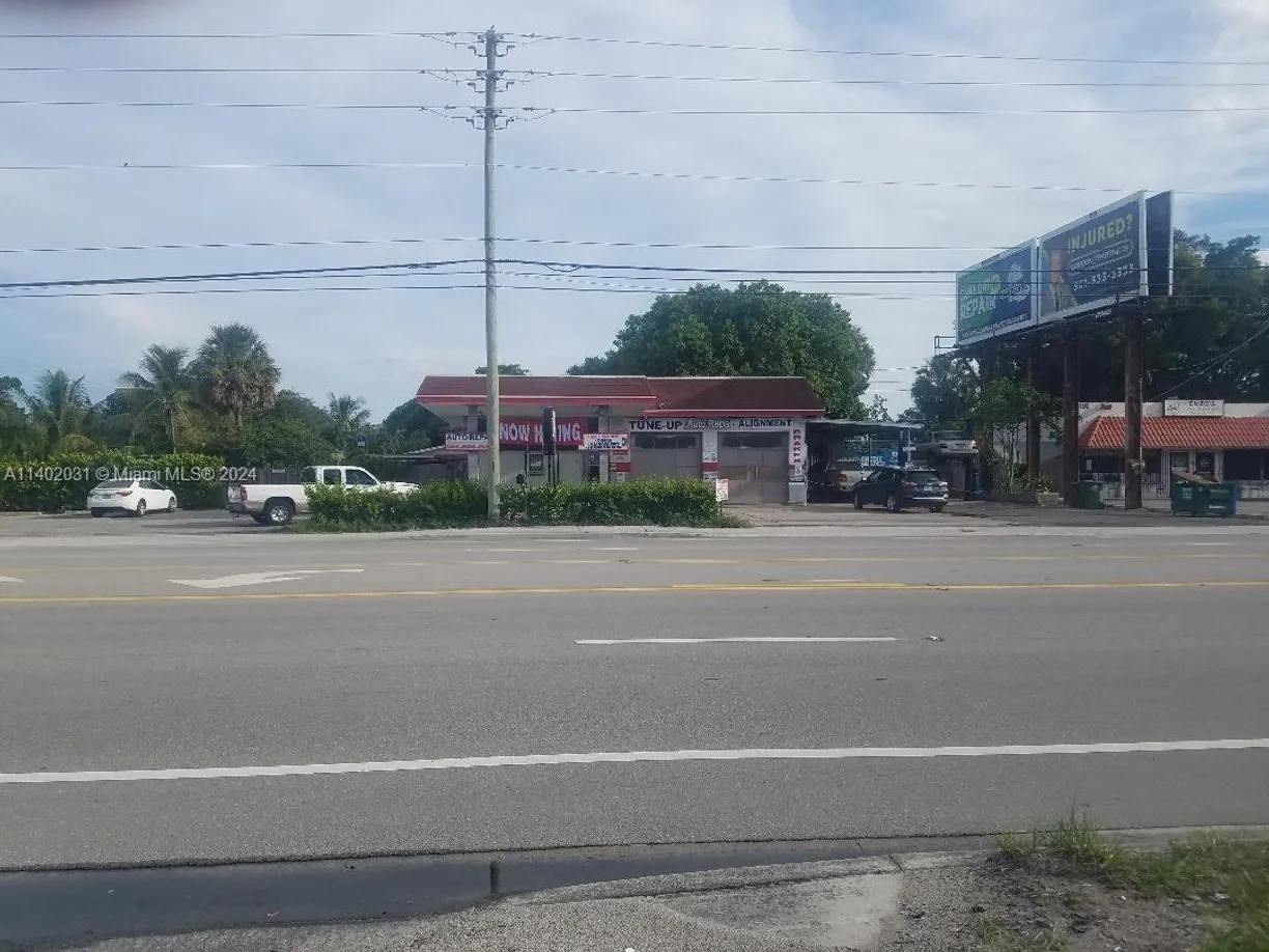 South Florida Real Estate | View 3750 N 10th Ave N