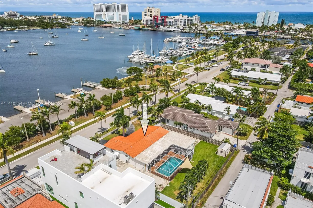 South Florida Real Estate | View 816 Polk St, 1 | Listing