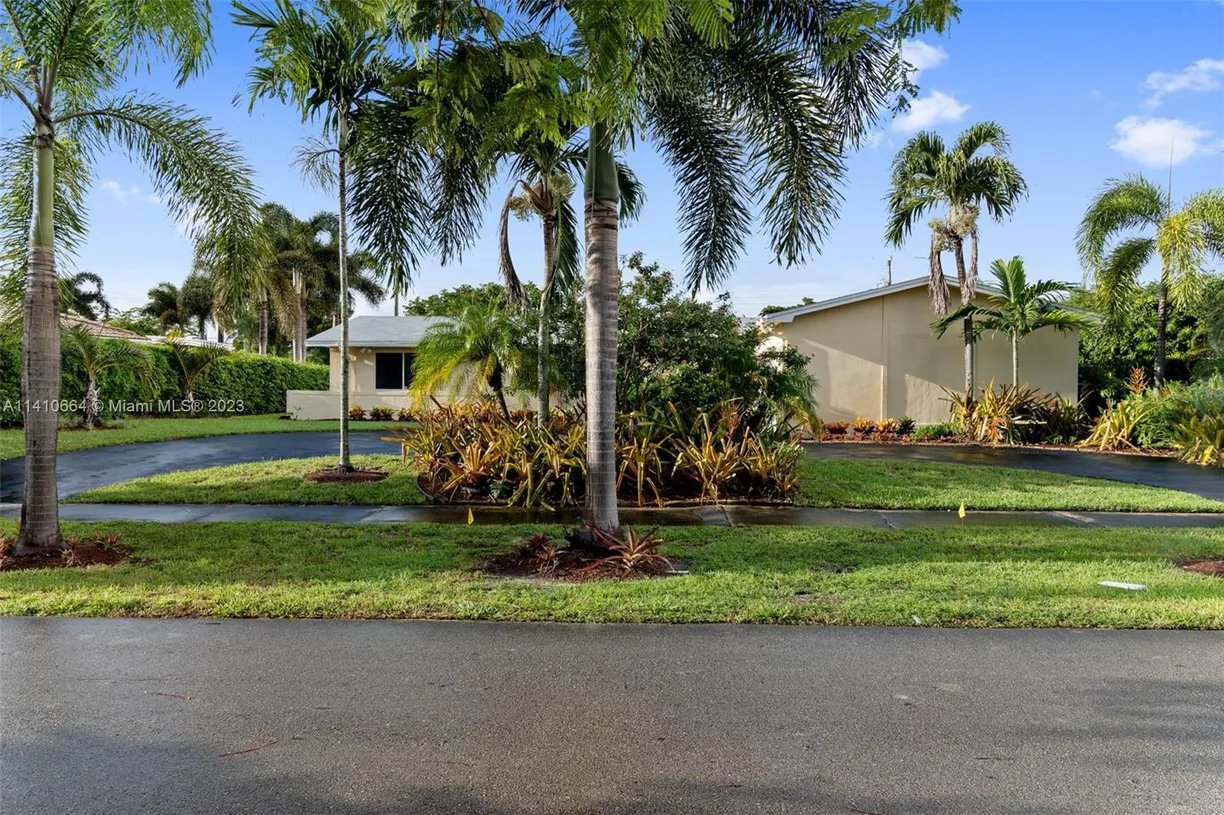 South Florida Real Estate | View 4410 Buchanan St | Listing