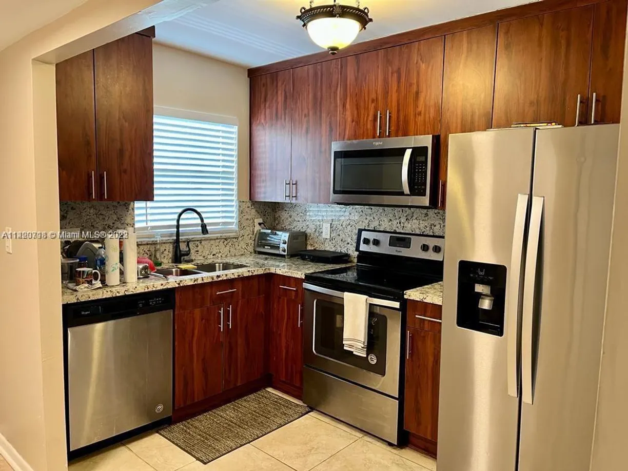 South Florida Real Estate | View 8285 Sunrise Lakes Blvd, 304 | 2 Beds, 2 Baths