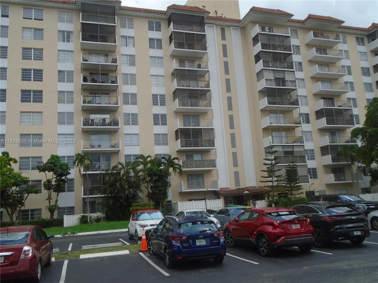 South Florida Real Estate | View 4164 Inverrary Dr, 506 | 1 Bed, 1 Bath
