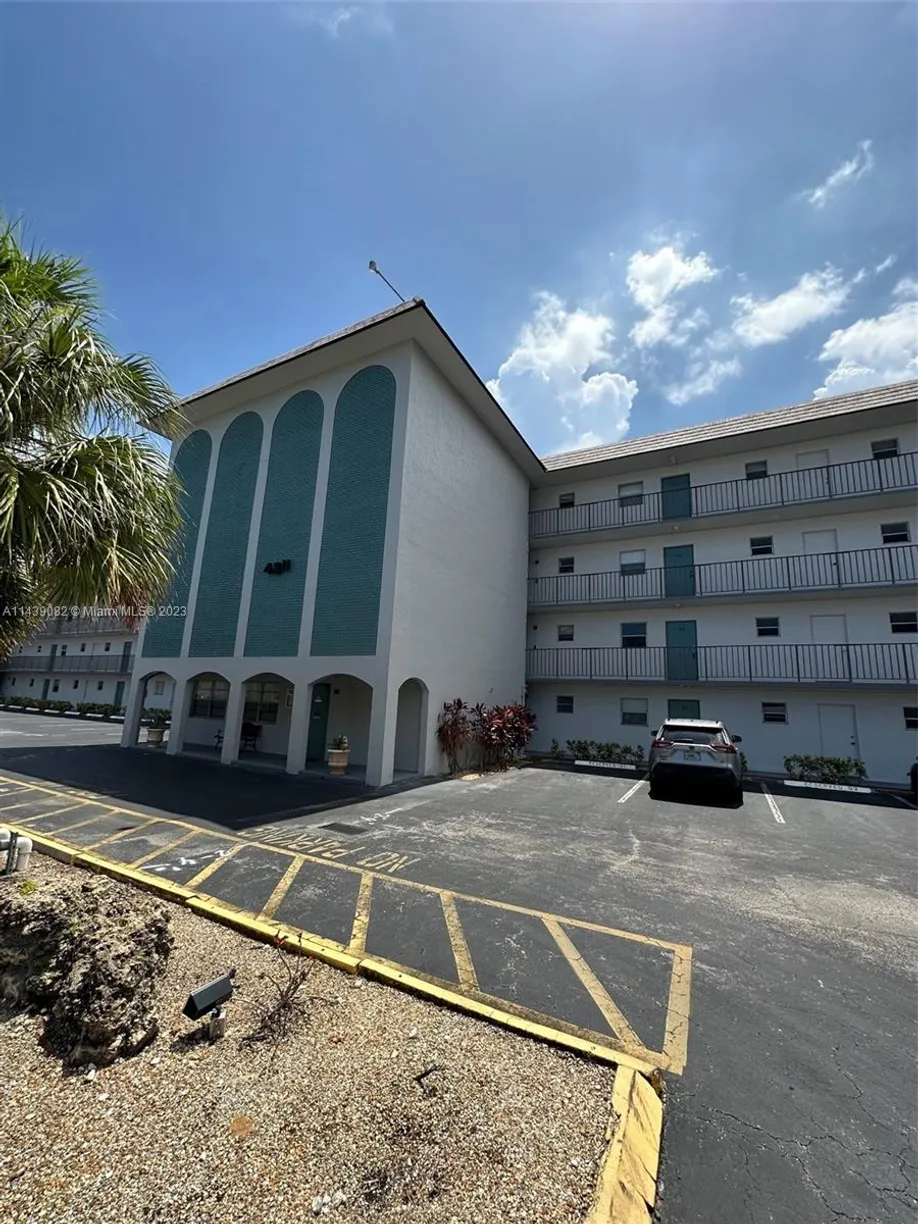 South Florida Real Estate | View 4311 Crystal Lake Dr, 212 | 2 Beds, 2 Baths