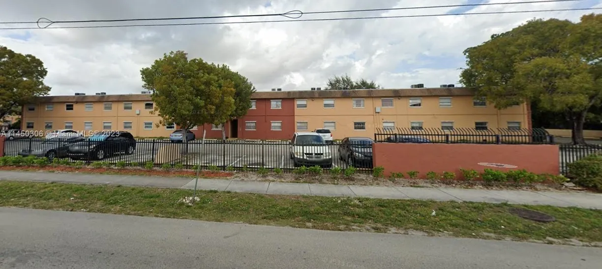 South Florida Real Estate | View 101 41st St, B28 | 2 Beds, 1 Bath