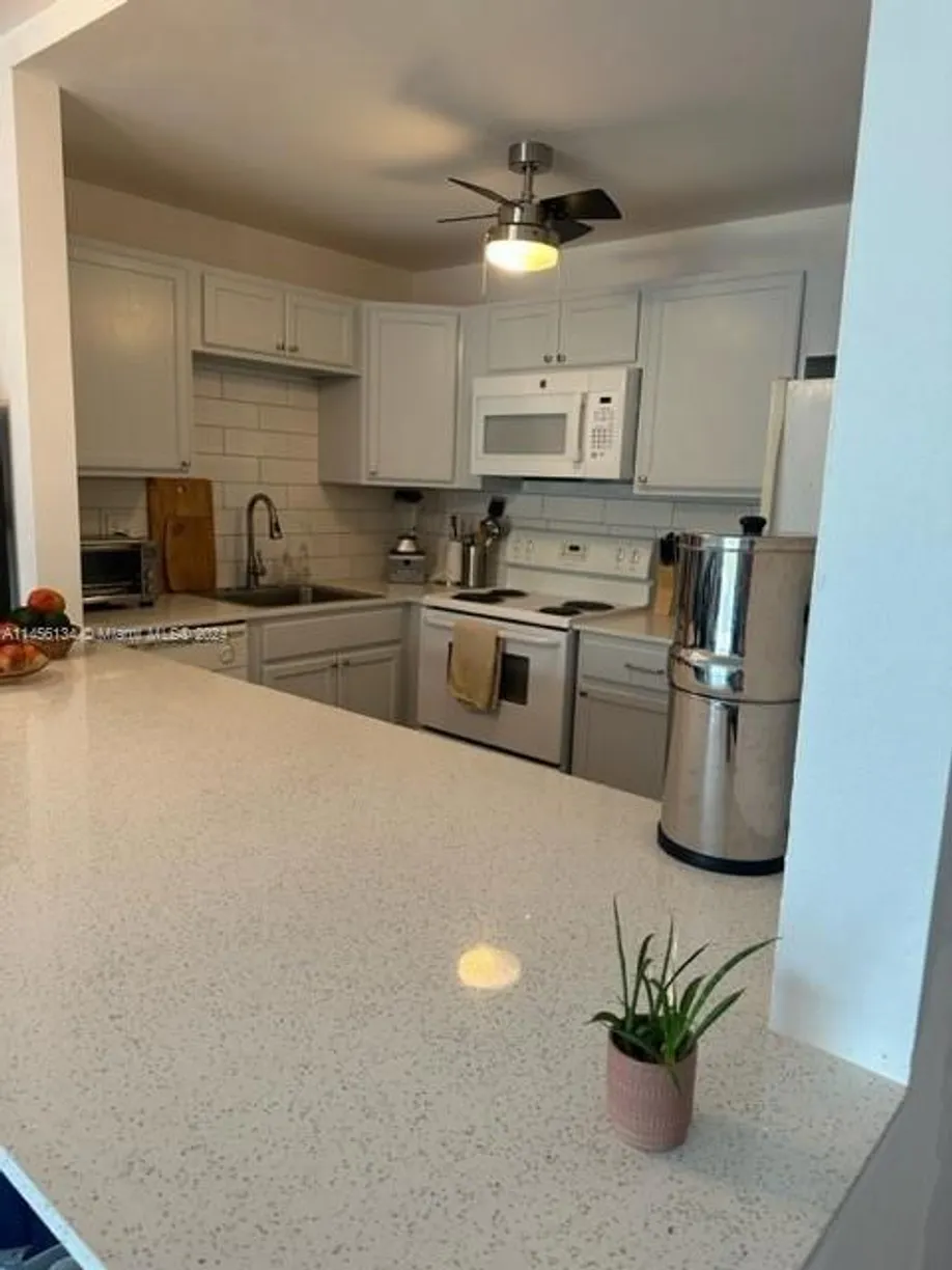 South Florida Real Estate | View 4174 Inverrary Dr, 408 | 1 Bed, 1 Bath