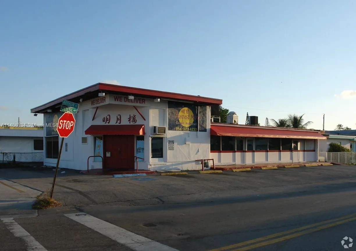South Florida Real Estate | View 1301 N Federal Hwy | Listing