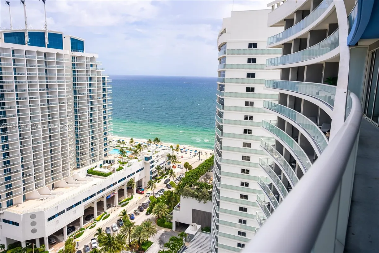 South Florida Real Estate | View 3101 Bayshore Dr, 2204 | 2 Beds, 2 Baths