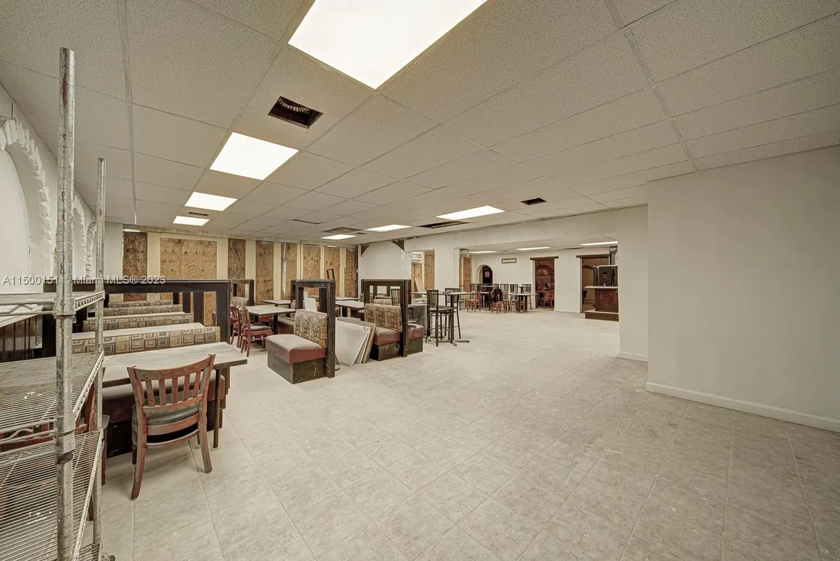 South Florida Real Estate | View Second Generation Restaurant Space For Lease in Miami Gardens