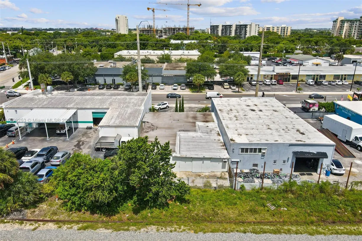 South Florida Real Estate | View 552 S Dixie Hwy E | Listing