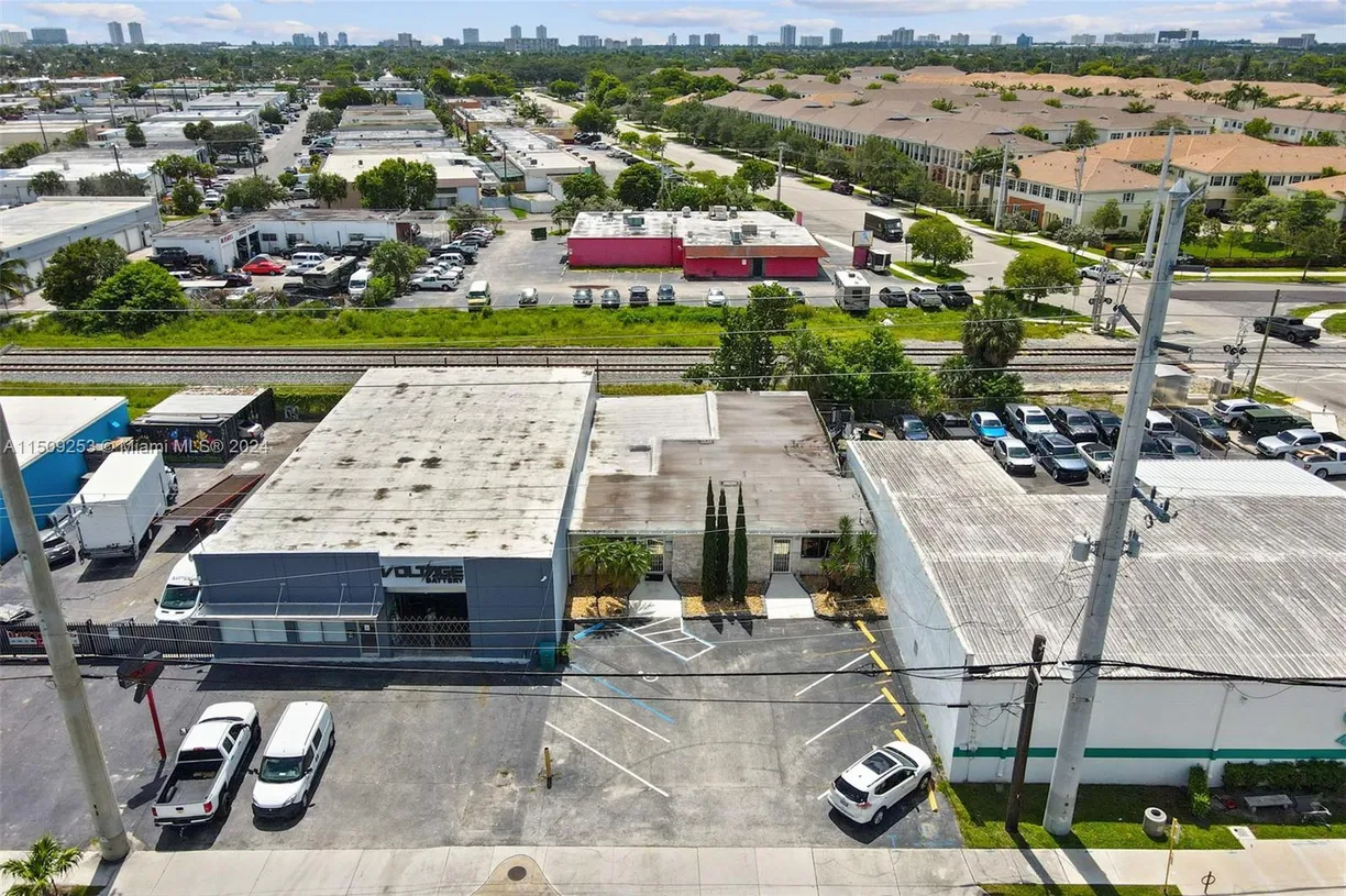 South Florida Real Estate | View 552 S Dixie Hwy E
