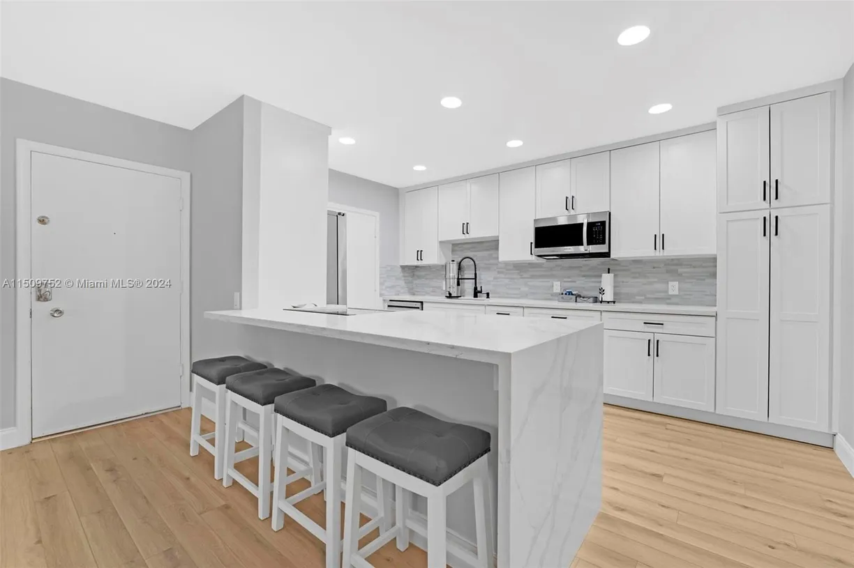 South Florida Real Estate | View 5840 22nd Way, 709 | 2 Beds, 1 Bath