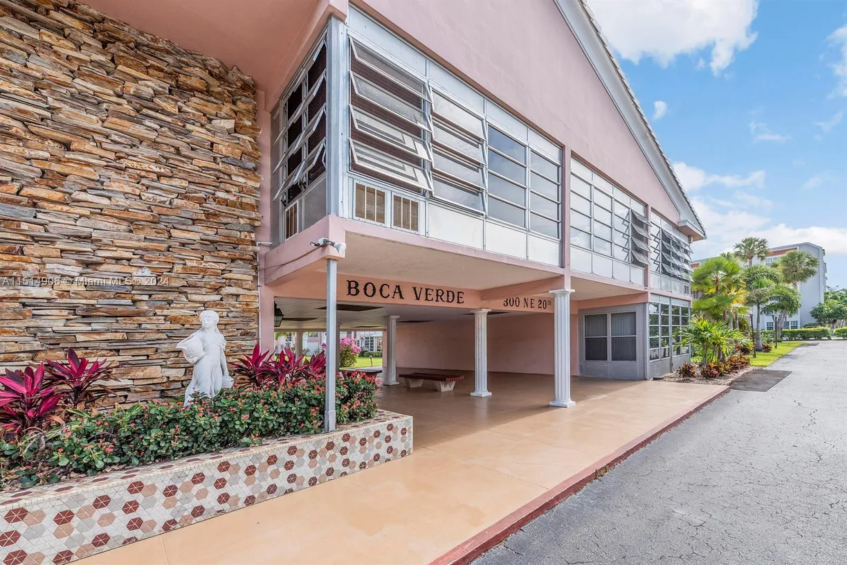 South Florida Real Estate | View 300 20th St, 7030 | 2 Beds, 2 Baths