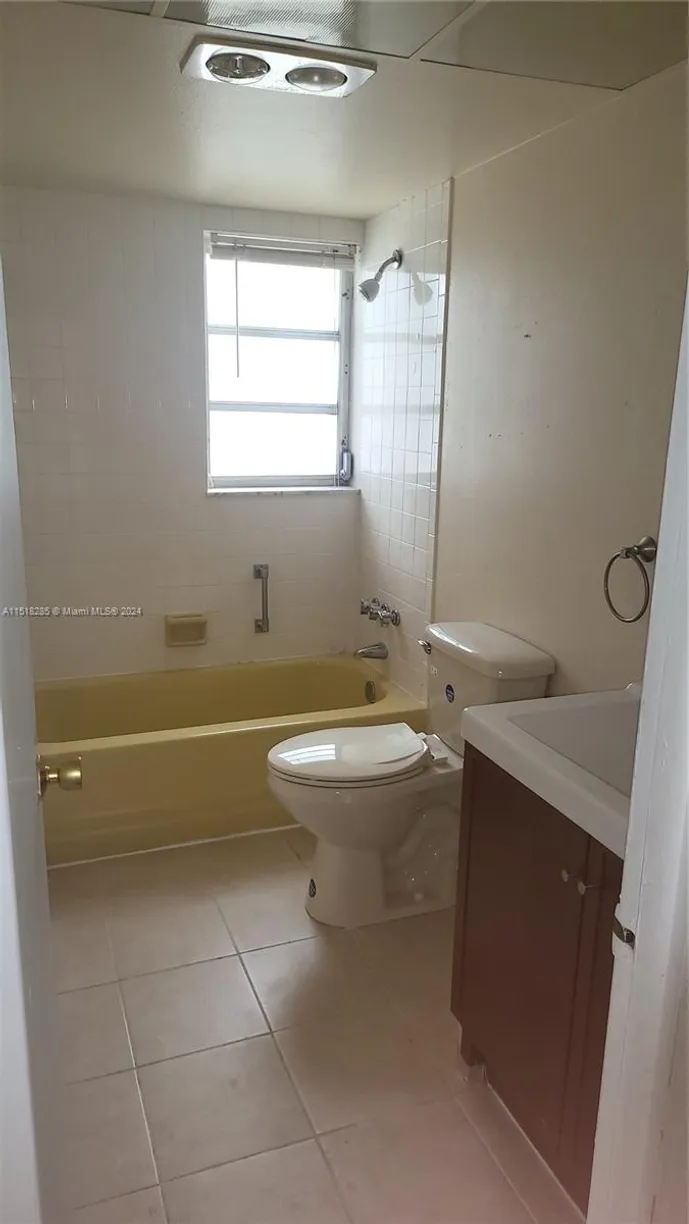South Florida Real Estate | View 1001 NE 14th Ave, 201 | Listing