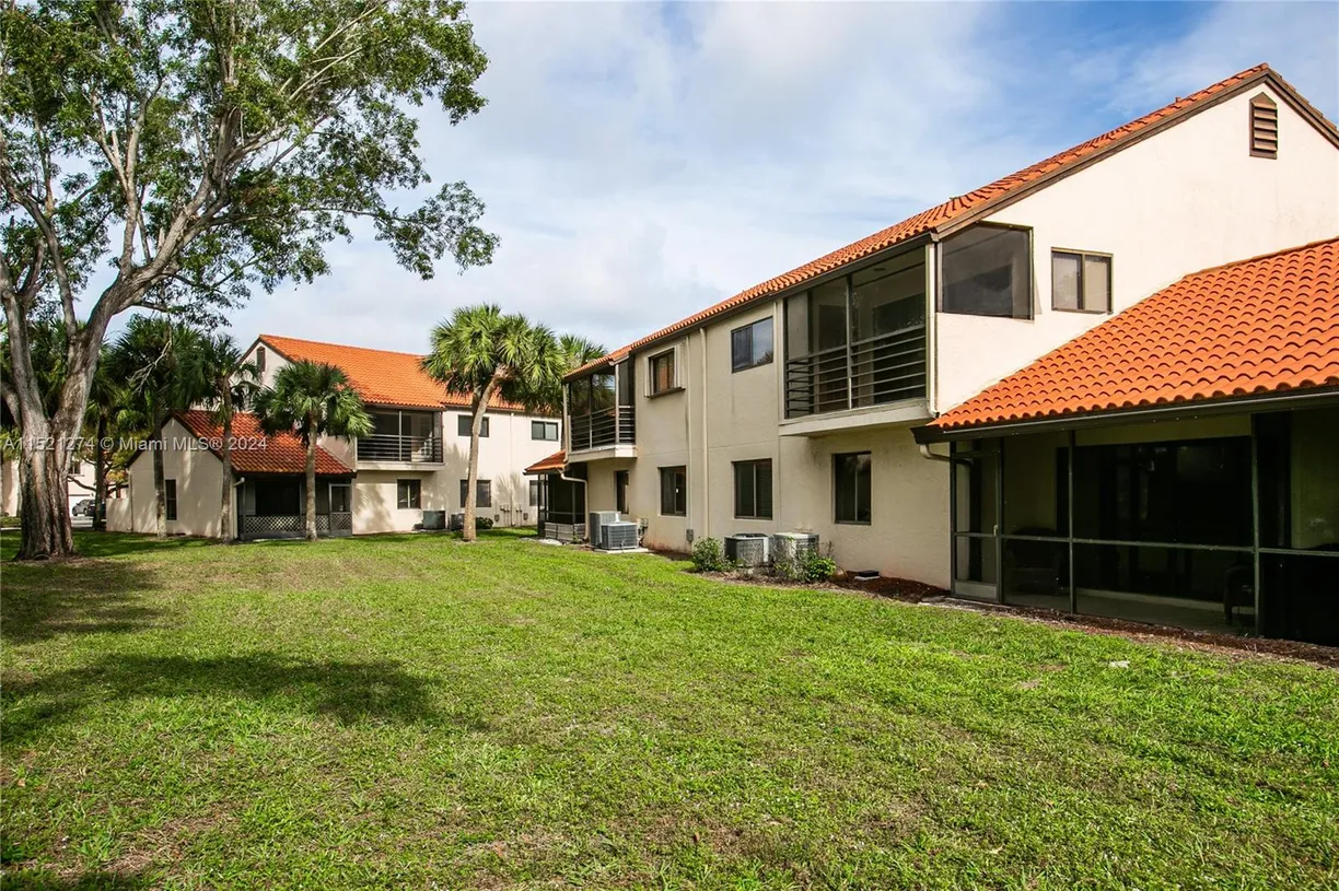 South Florida Real Estate | View 9 Via De Casas Sur, 103 | Listing