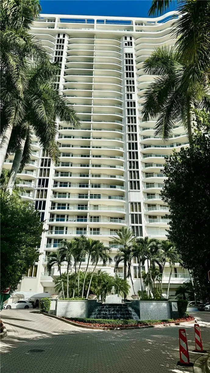 South Florida Real Estate | View 7000 Island, 2809 | 2 Beds, 2 Baths