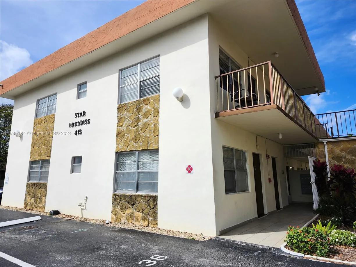South Florida Real Estate | View 415 2nd St, 109 | 1 Bed, 1 Bath