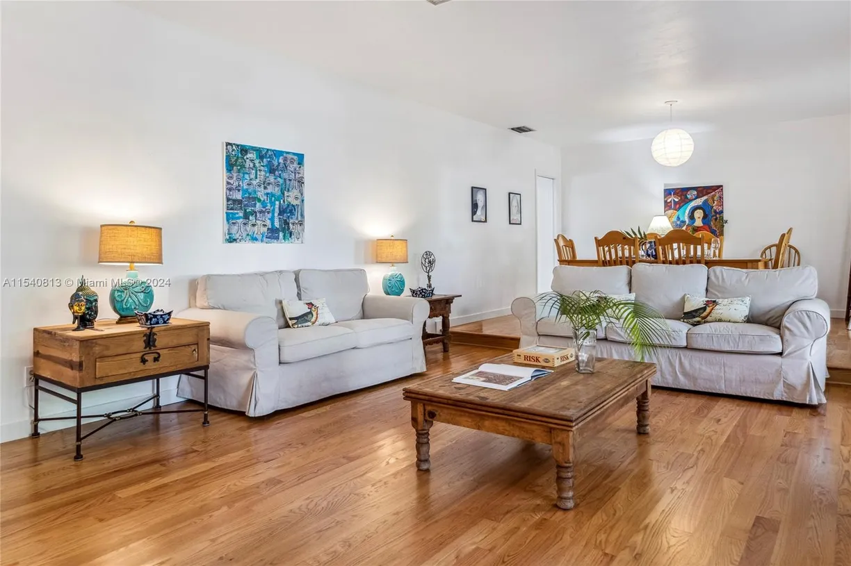 South Florida Real Estate | View 10130 SW 70th Ave | Listing
