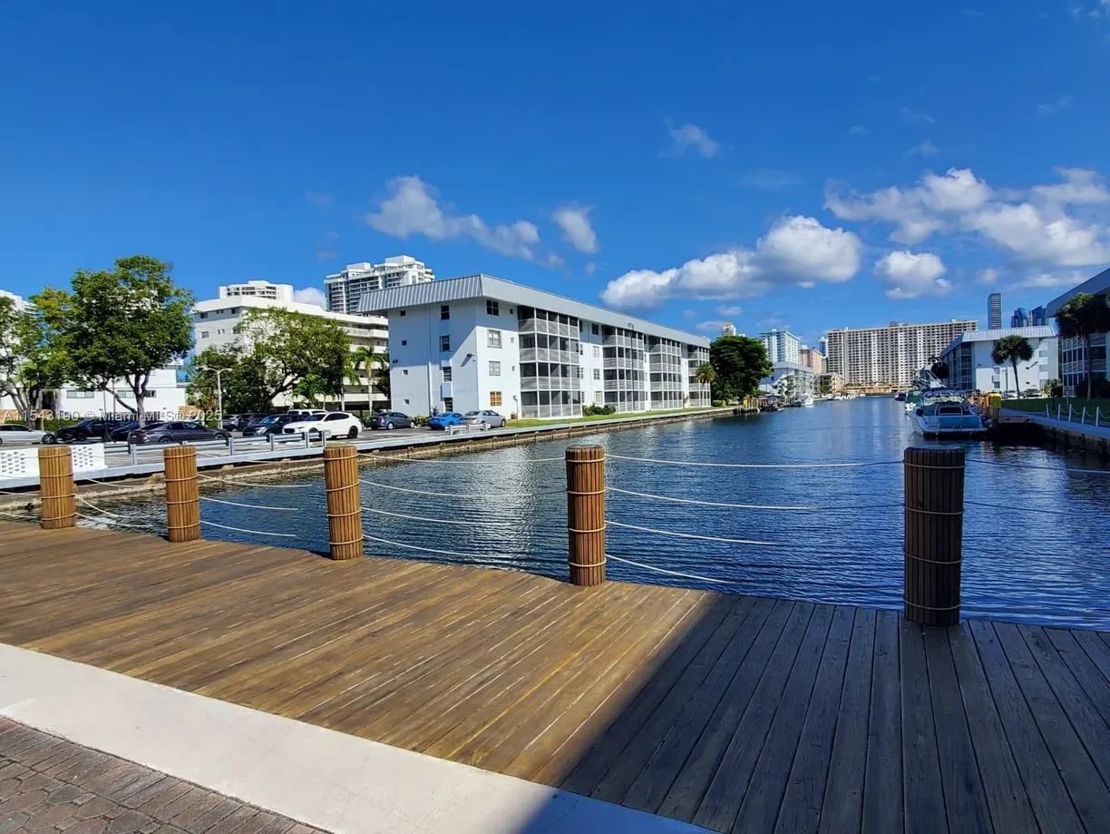 South Florida Real Estate | View  | 1 Bed, 1 Bath