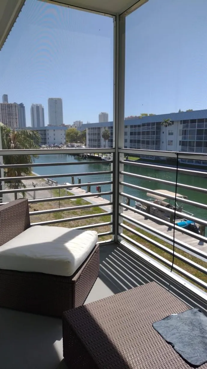 South Florida Real Estate | View  | Listing