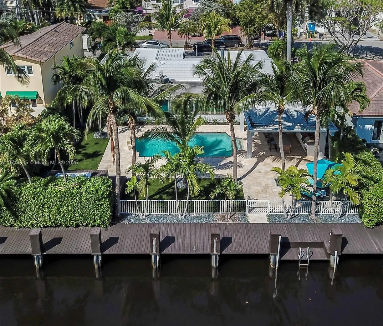 South Florida Real Estate | View 404 Coconut Isle Dr | 3 Beds, 3 Baths