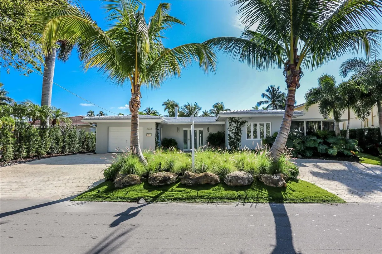 South Florida Real Estate | View 404 Coconut Isle Dr | Listing