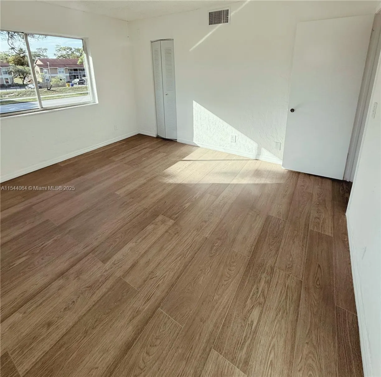 South Florida Real Estate | View 2106 Sherwood Forest Blvd, 17 | Listing