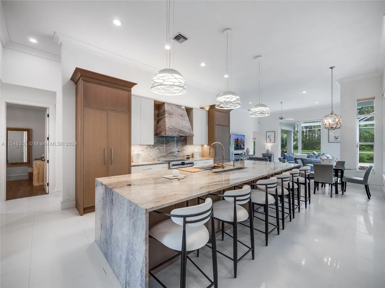 South Florida Real Estate | View 20 Windward Isle | Listing