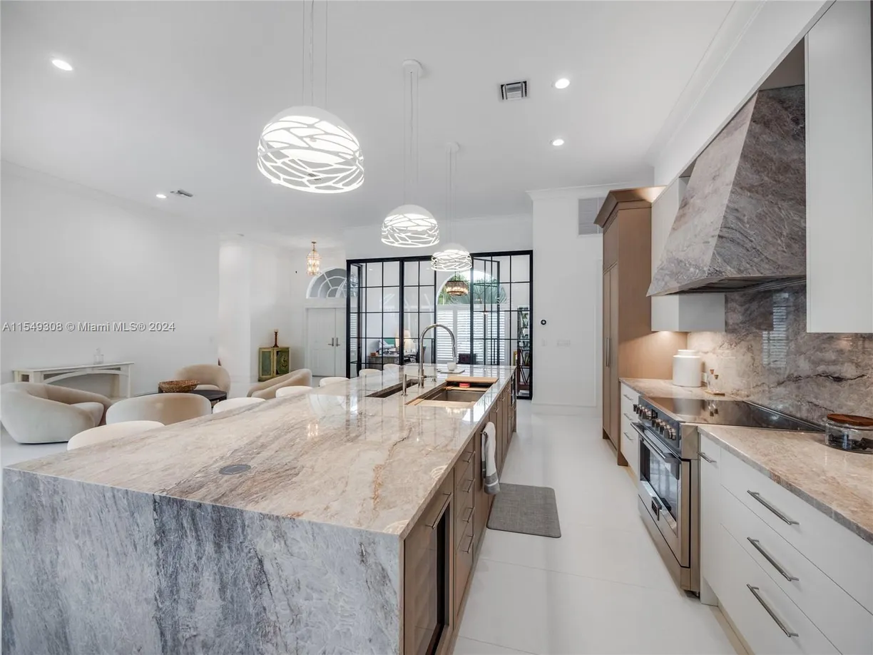South Florida Real Estate | View 20 Windward Isle | 4 Beds, 4 Baths
