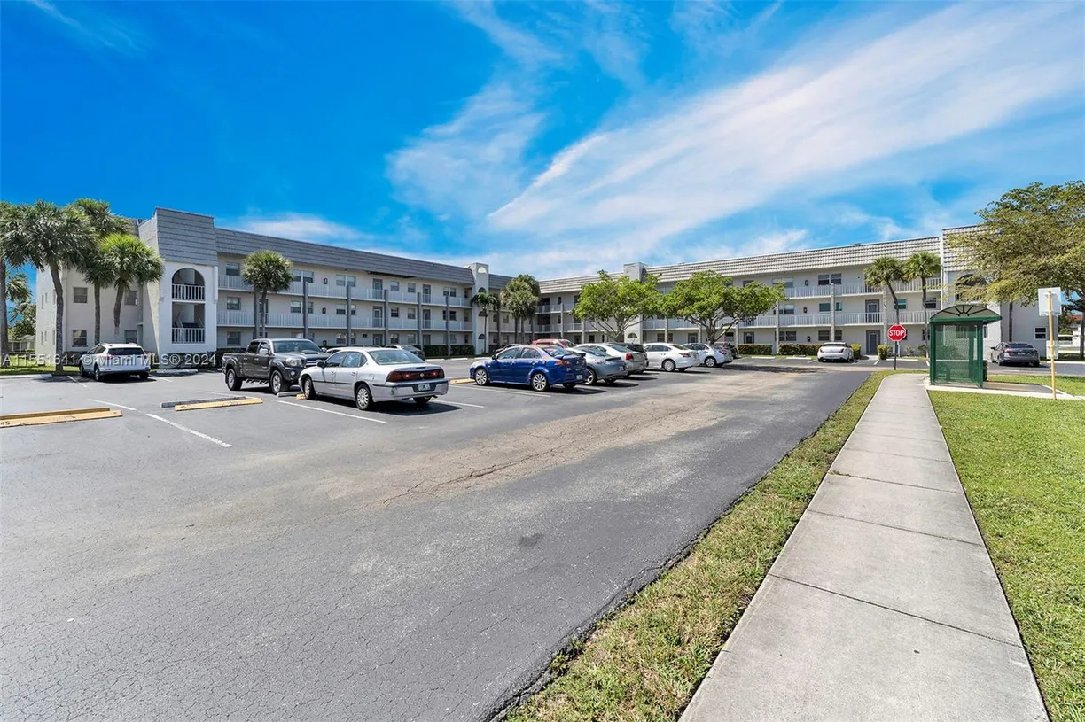 South Florida Real Estate | View 8515 Sunrise Lakes Blvd, 306 | 1 Bed, 1 Bath