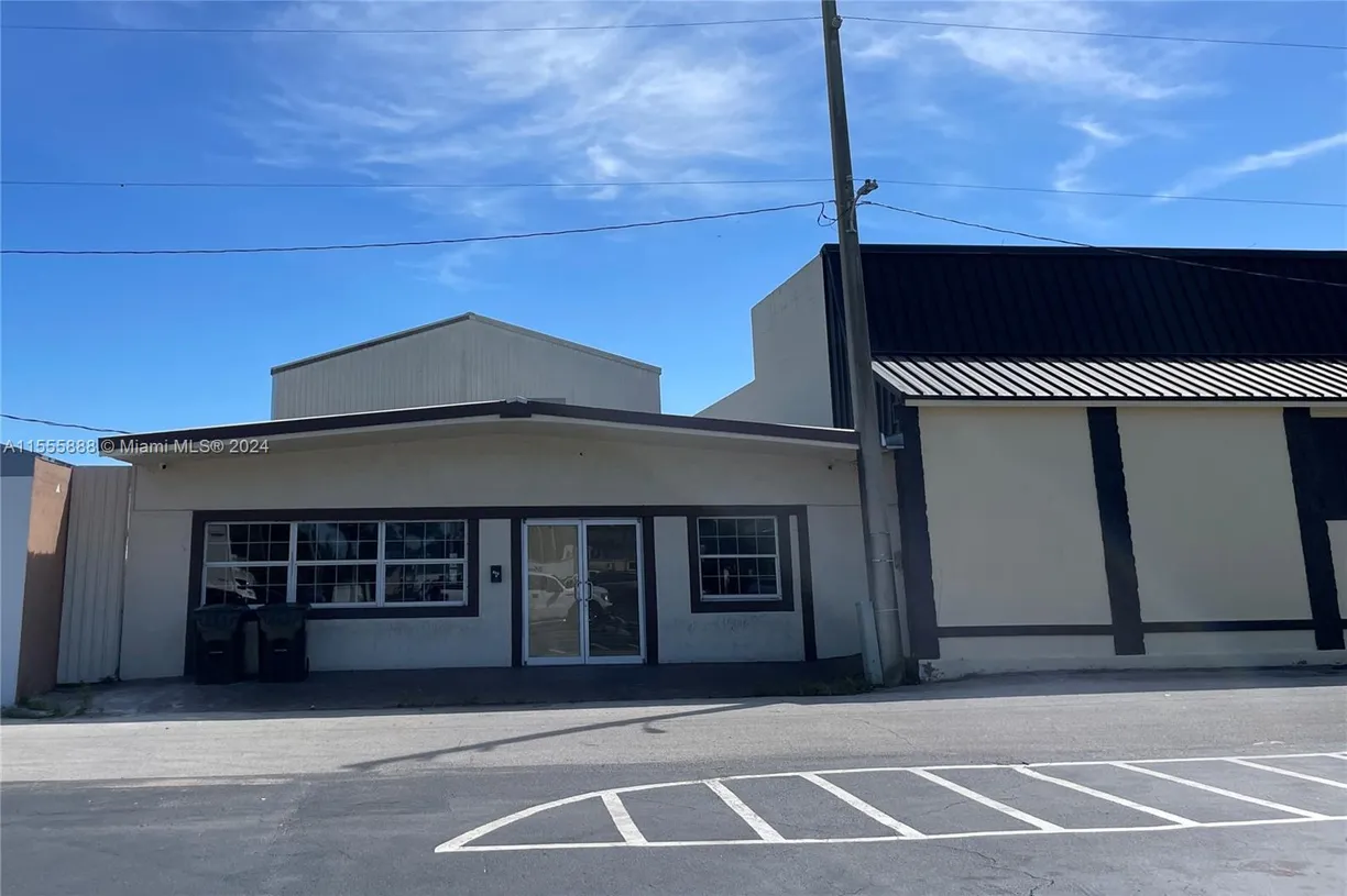 South Florida Real Estate | View 225 E Ventura Ave | Listing
