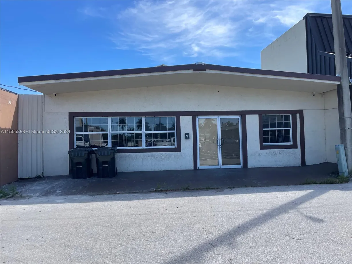 South Florida Real Estate | View 225 E Ventura Ave | Listing