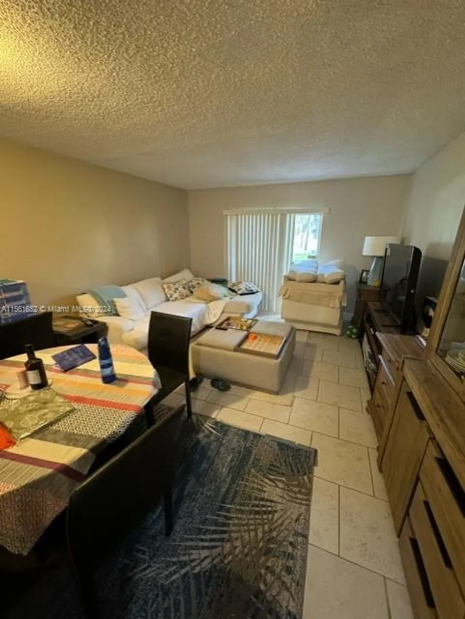 South Florida Real Estate | View 4384 NW 9th Ave, 20-1C | 1 Bed, 1 Bath