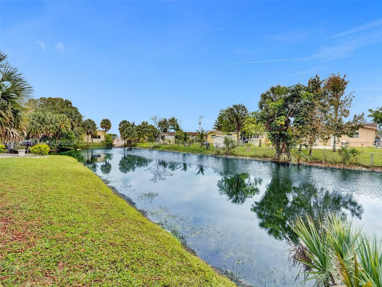 South Florida Real Estate | View 4310 NW 12th Ct, 102 | 2 Beds, 2 Baths