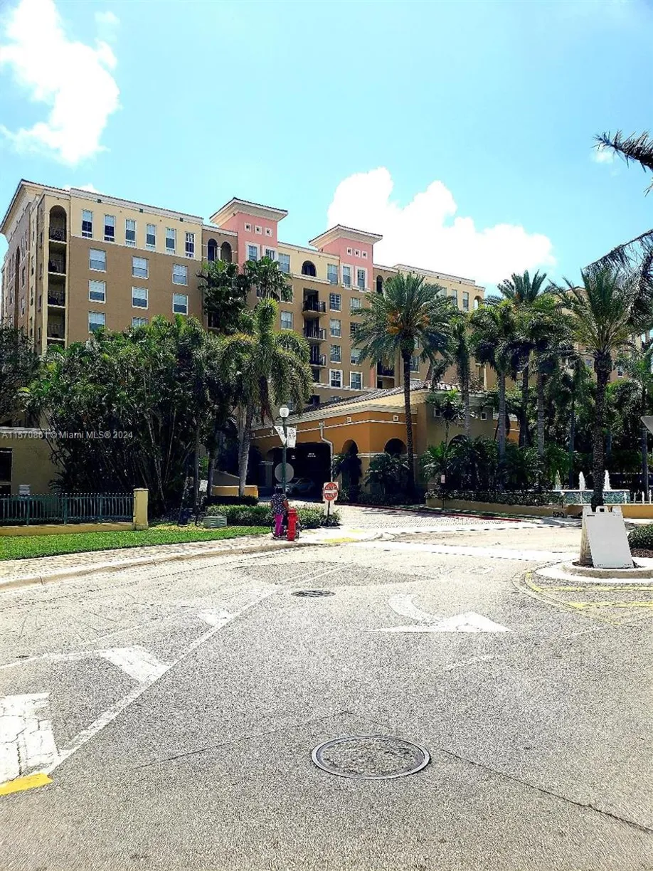 South Florida Real Estate | View 520 SE 5th Ave, 2307 | 1 Bed, 1 Bath