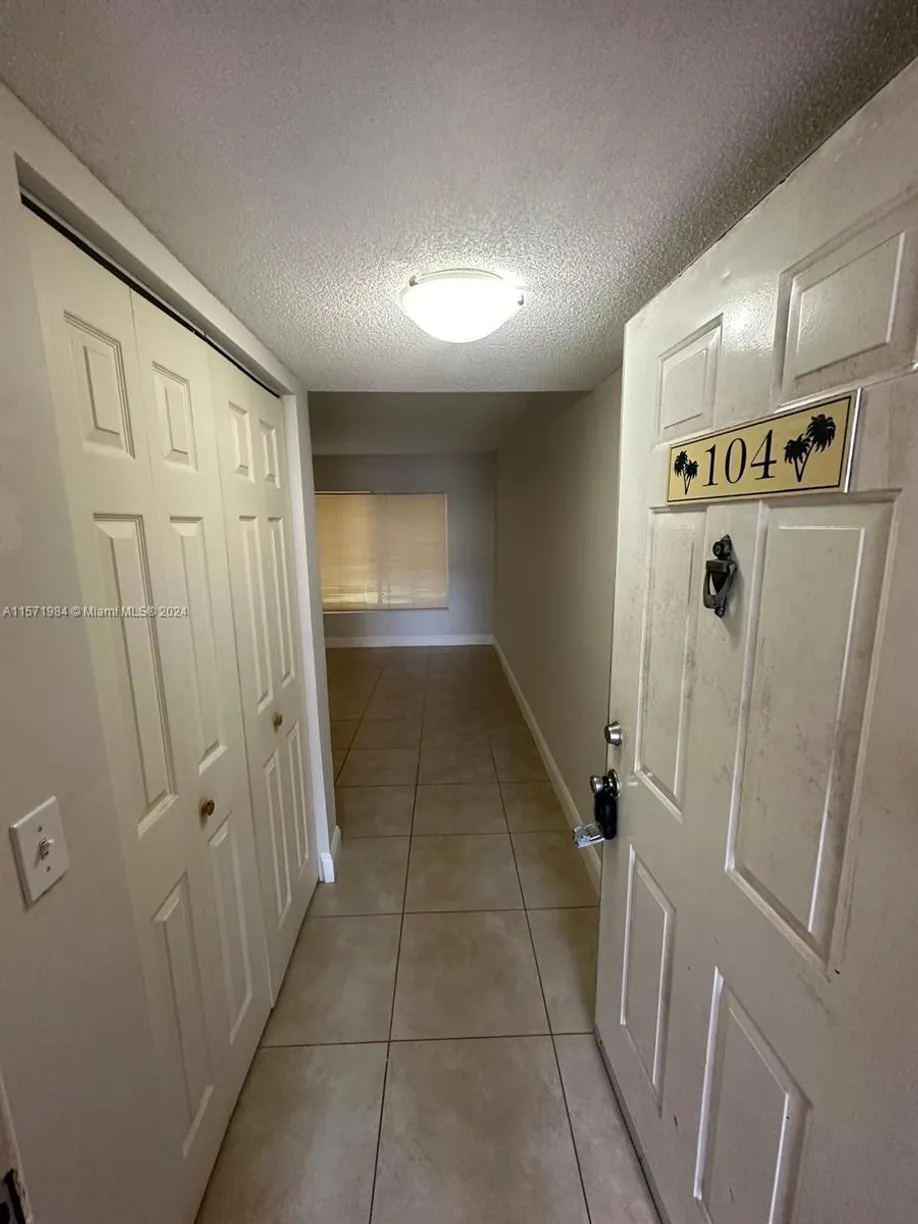 South Florida Real Estate | View 815 W Boynton Beach Blvd, 13-104 | 1 Bed, 1 Bath