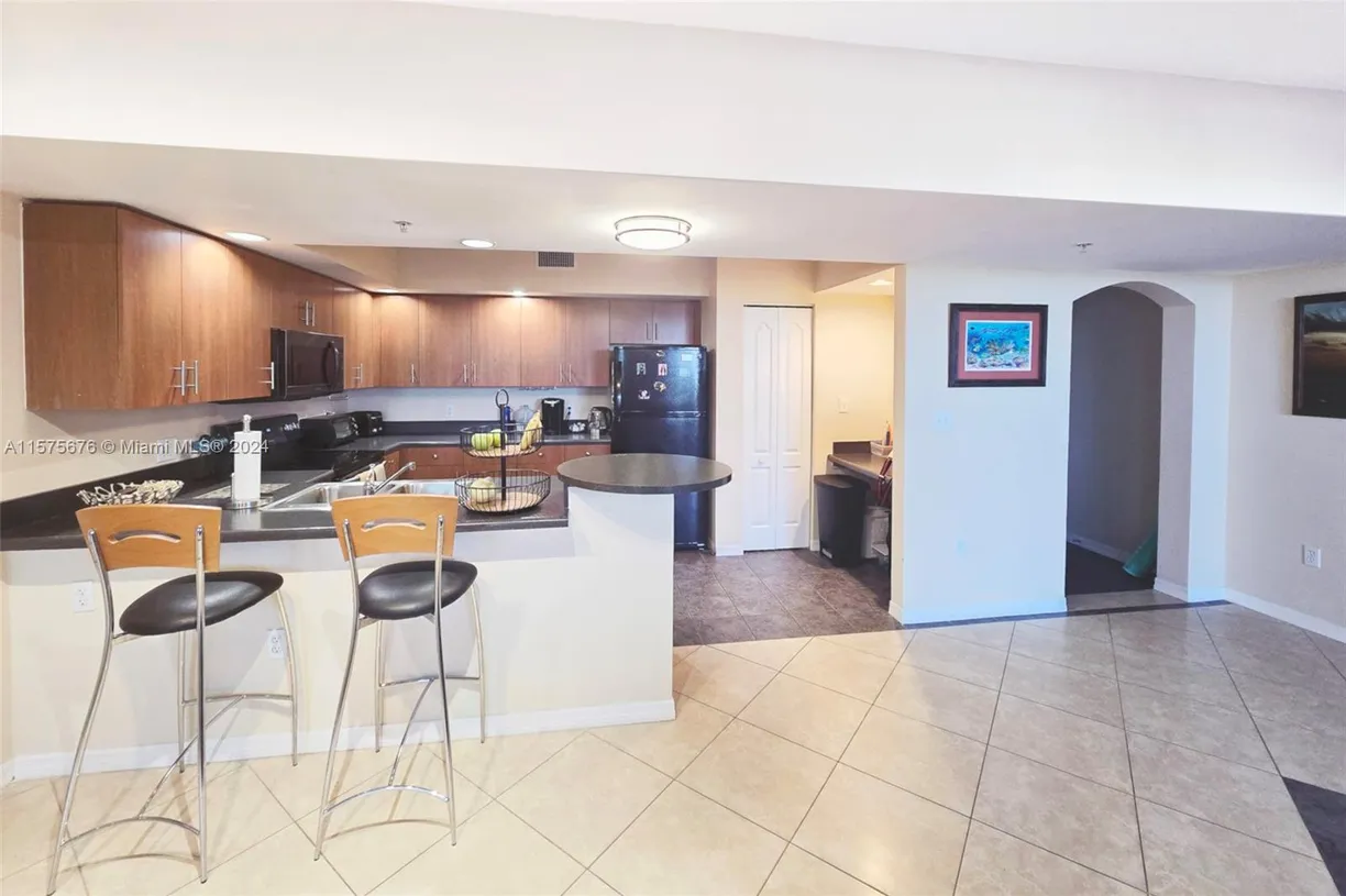 South Florida Real Estate | View 100 N Federal Hwy, 522 | 2 Beds, 2 Baths