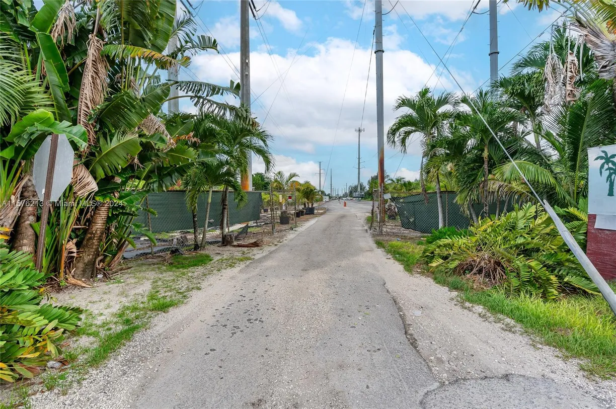 South Florida Real Estate | View 5050 Peters Rd | Listing
