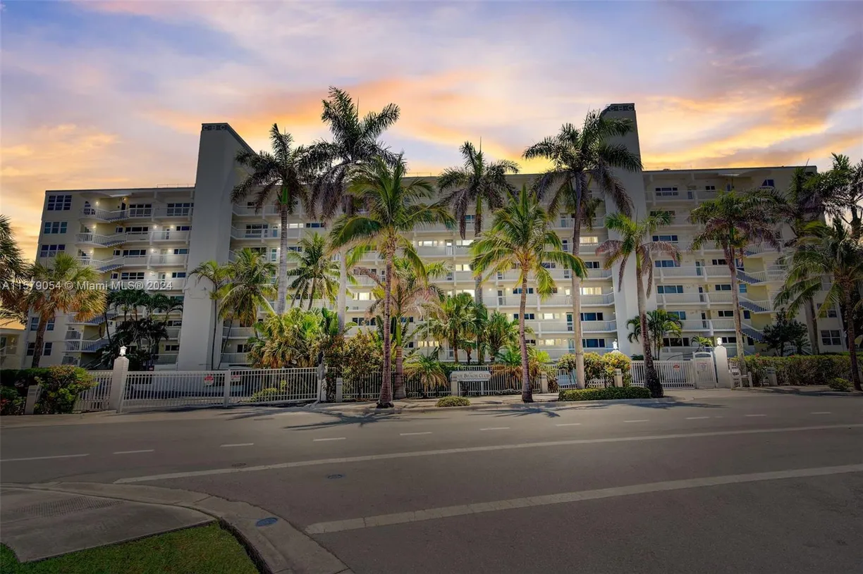 South Florida Real Estate | View 500 SE 21st Ave, 703 | Listing