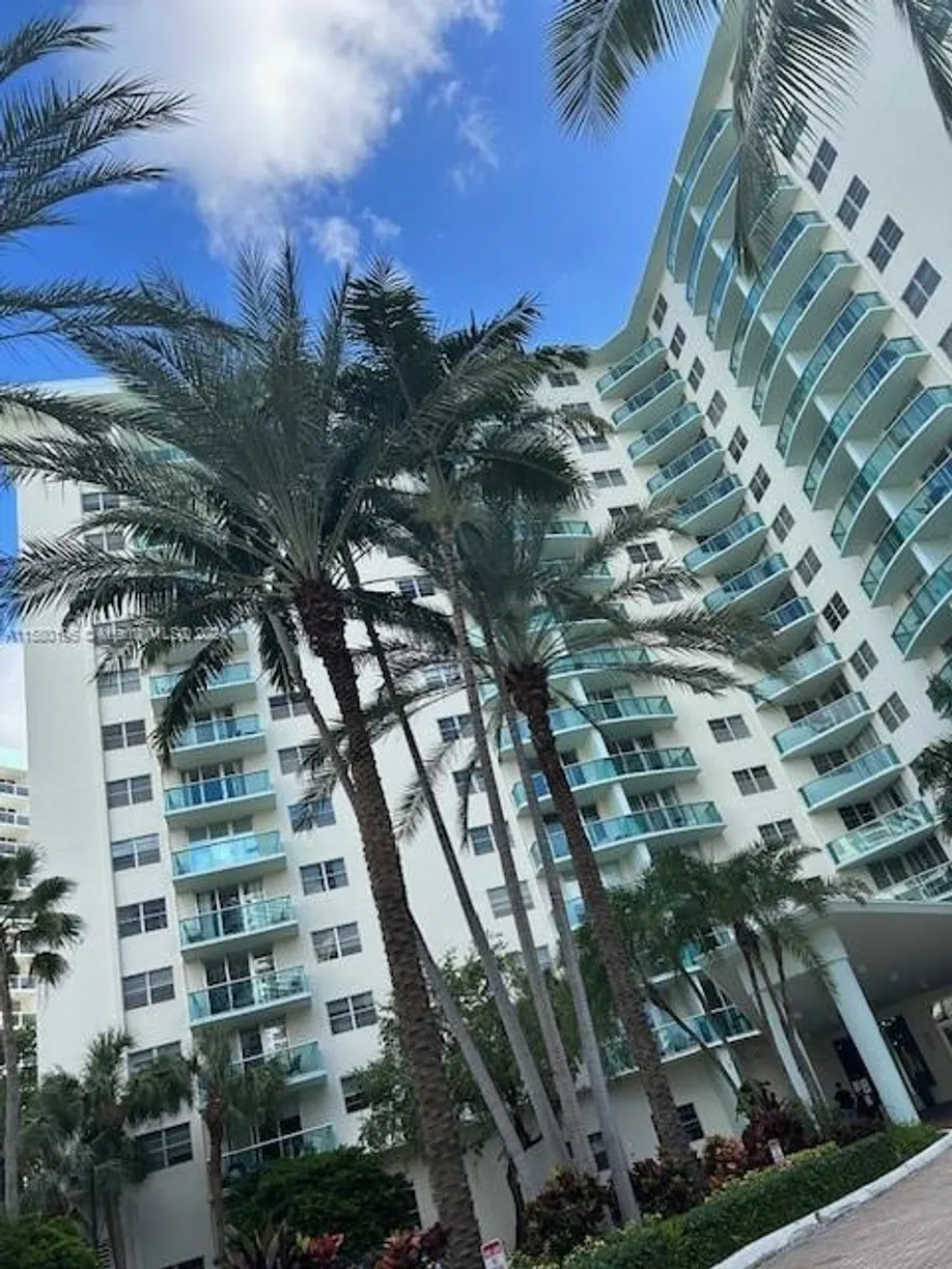 South Florida Real Estate | View 3801 S Ocean Dr, 2D | Listing