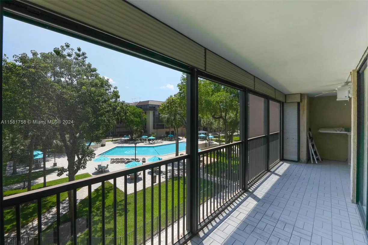 South Florida Real Estate | View 2808 N 46th Ave, E447 | 2 Beds, 2 Baths