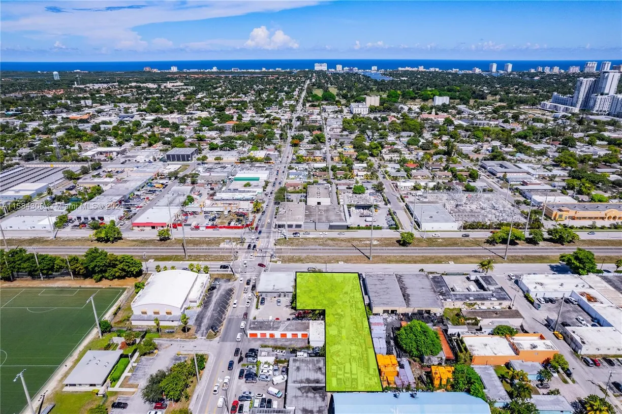 South Florida Real Estate | View 826 N Dixie Hwy | Listing