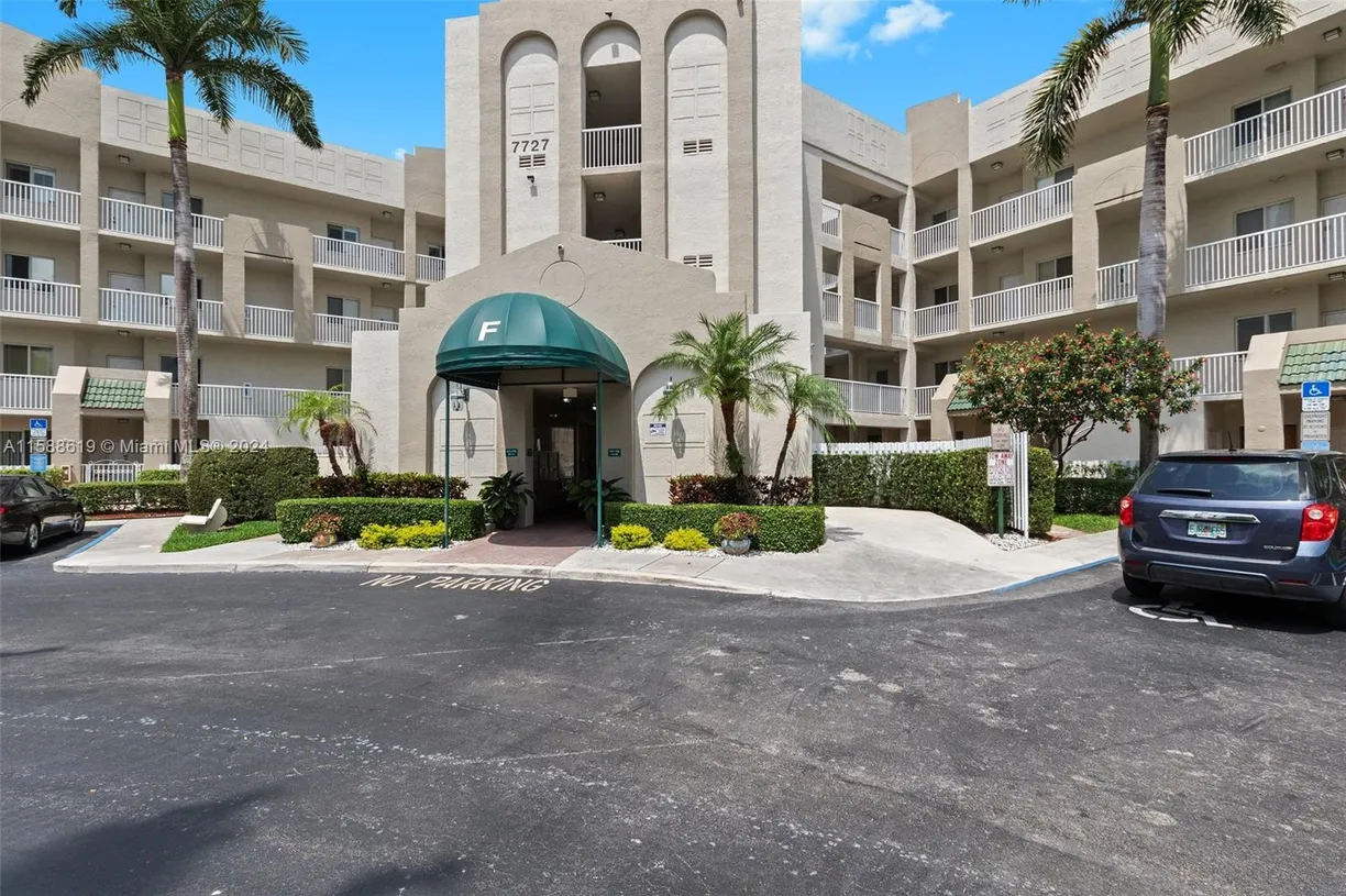 South Florida Real Estate | View 7727 Southampton Ter, 211 | 2 Beds, 2 Baths