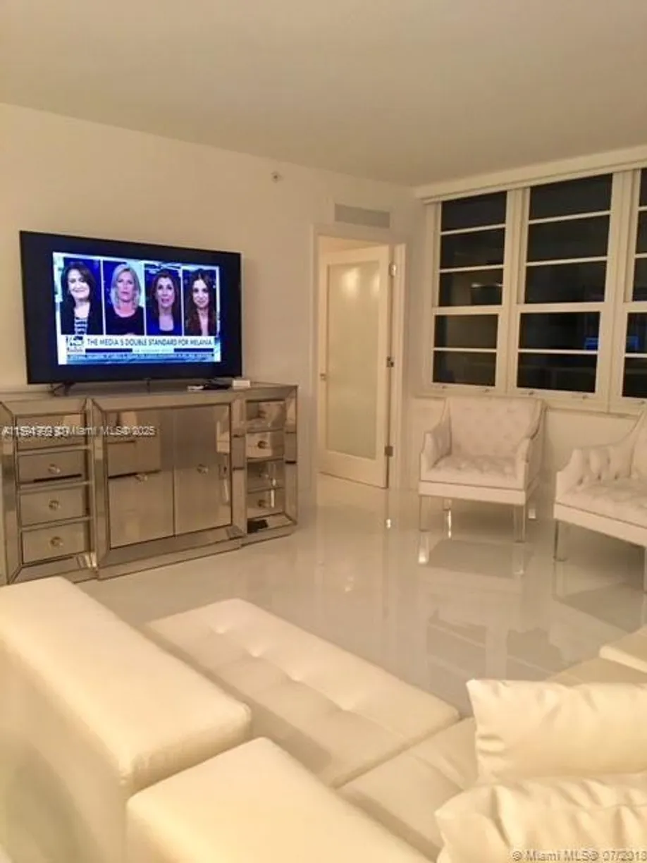 South Florida Real Estate | View 100 LINCOLN RD, 711 | 2 Beds, 2 Baths
