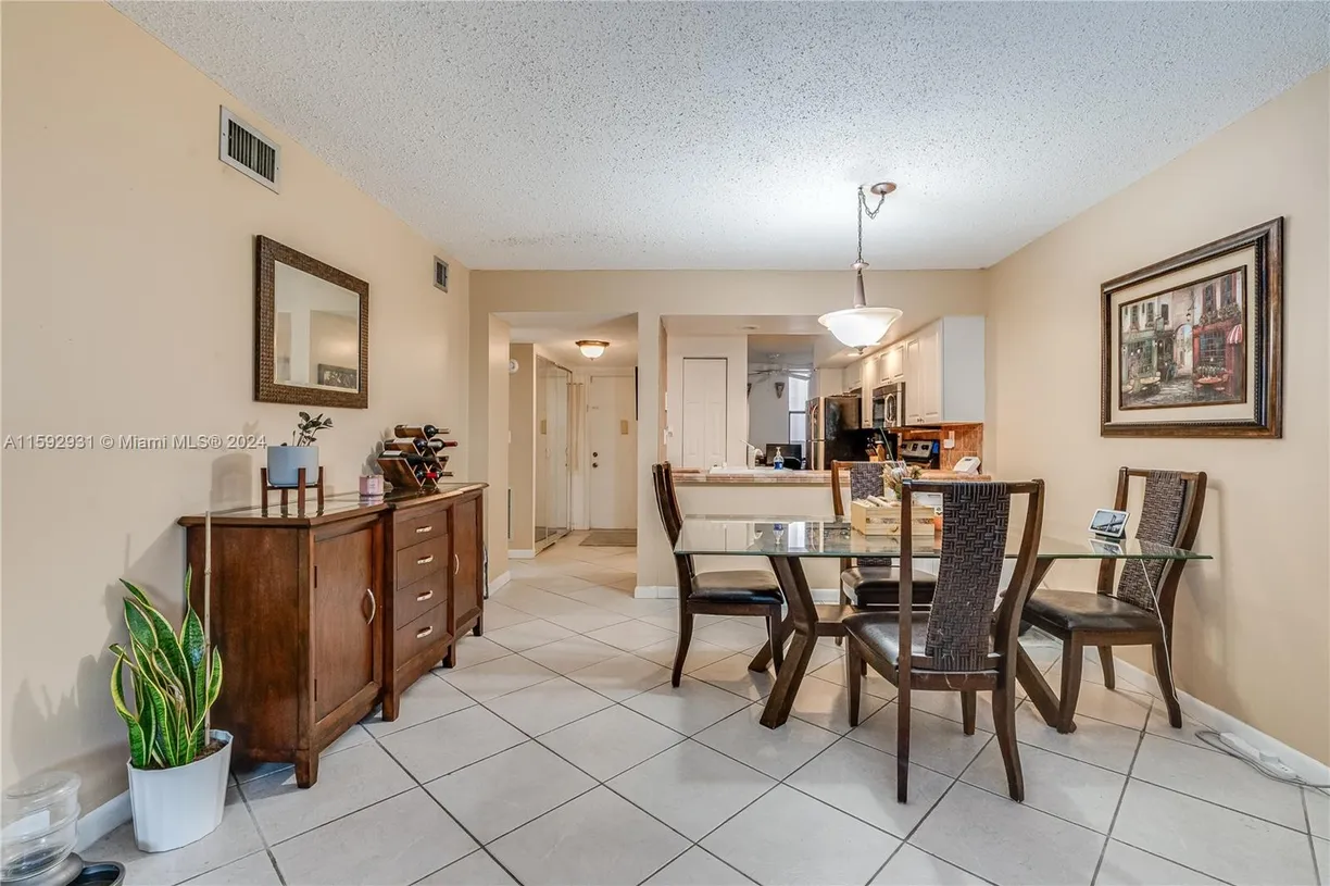 South Florida Real Estate | View 6800 Cypress Rd, 412 | 2 Beds, 2 Baths