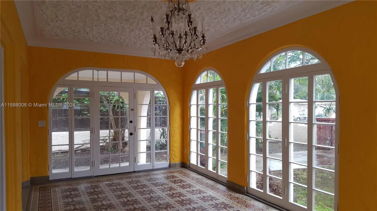 South Florida Real Estate | View 34 SW 8th St, Front | Listing