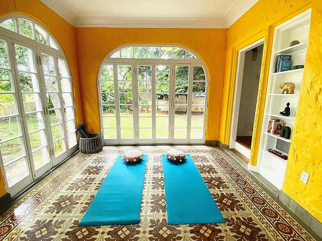 South Florida Real Estate | View 34 SW 8th St, Front | Listing