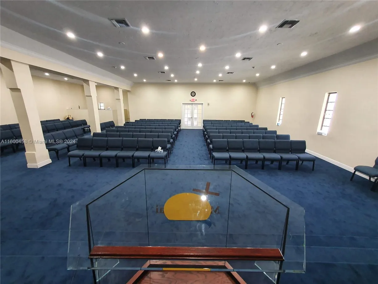 South Florida Real Estate | View 10041 W Jessamine St | Listing