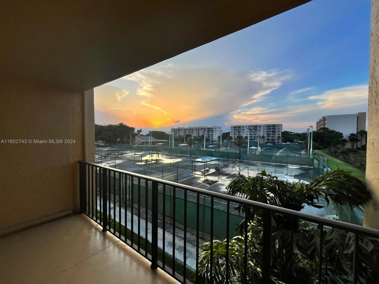 South Florida Real Estate | View 2828 Tennis Club Dr, 305 | 1 Bed, 1 Bath