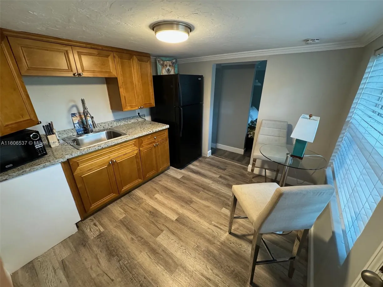 South Florida Real Estate | View 65 NE 24TH STREET, 61 A | 2 Beds, 1 Bath